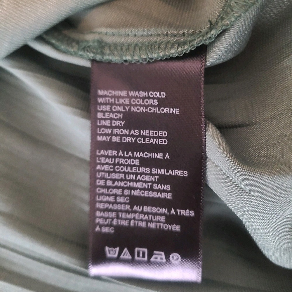 Anthropologie Women's M Green Relaxed Shimmer Long Sleeve Pleated Satin Blouse - Picture 7 of 7